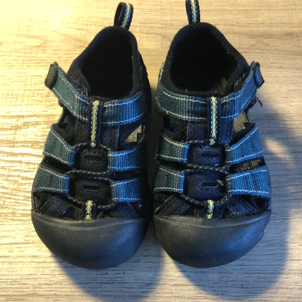 Toddler Keen Sandals Size 7 Navy Blue